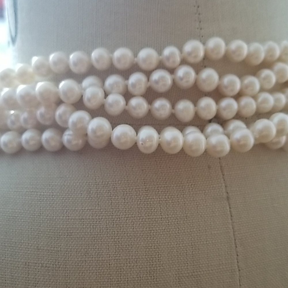 White 100" cultured pearl - Picture 2 of 3